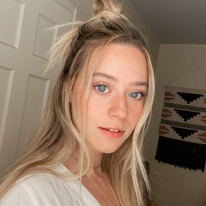 Meet your Posher, Ana